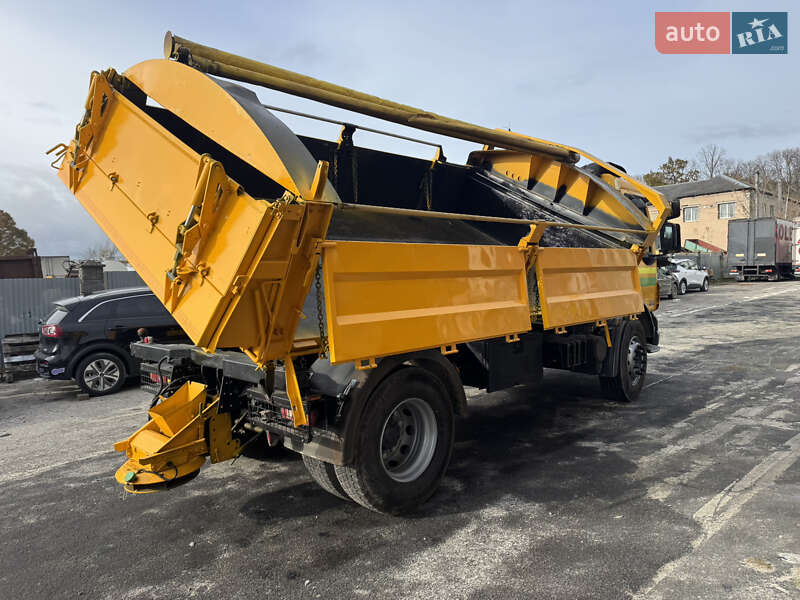 Пескоразбрасывающая машина DAF LF 2013 в Тернополе