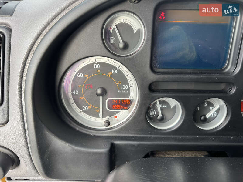 Пескоразбрасывающая машина DAF LF 2013 в Тернополе