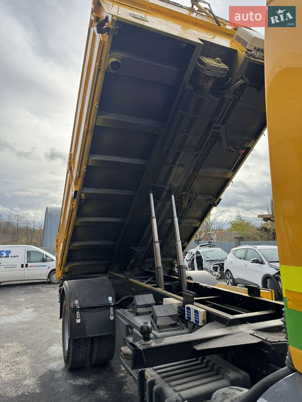 Пескоразбрасывающая машина DAF LF 2013 в Тернополе