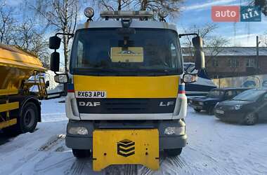 Пескоразбрасывающая машина DAF LF 2013 в Житомире