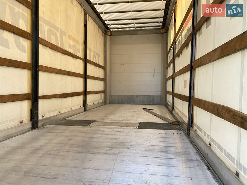 Тентований DAF LF 2016 в Хусті