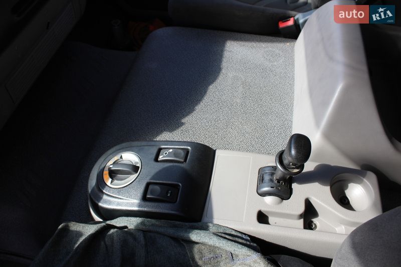 Вантажний фургон DAF LF 2013 в Славуті