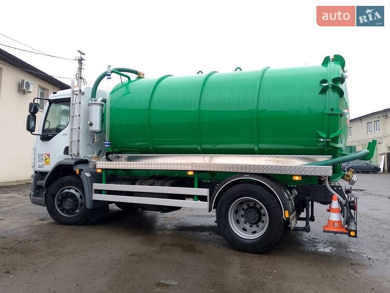 Машина ассенизатор (вакуумная) DAF LF 2015 в Луцке