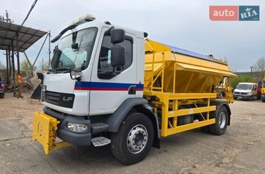 Пескоразбрасывающая машина DAF LF 2013 в Болграде