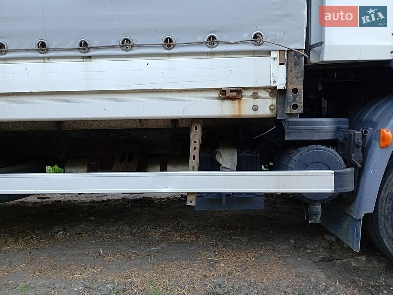 Тентований DAF LF 2004 в Борисполі