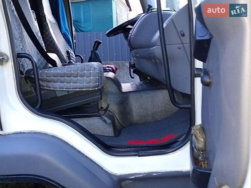 Тентований DAF LF 2004 в Борисполі