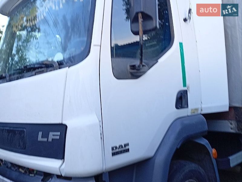 Тентований DAF LF 2004 в Борисполі