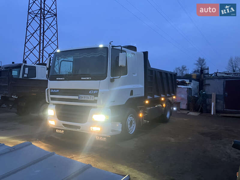 Самосвал DAF TE 2002 в Киеве