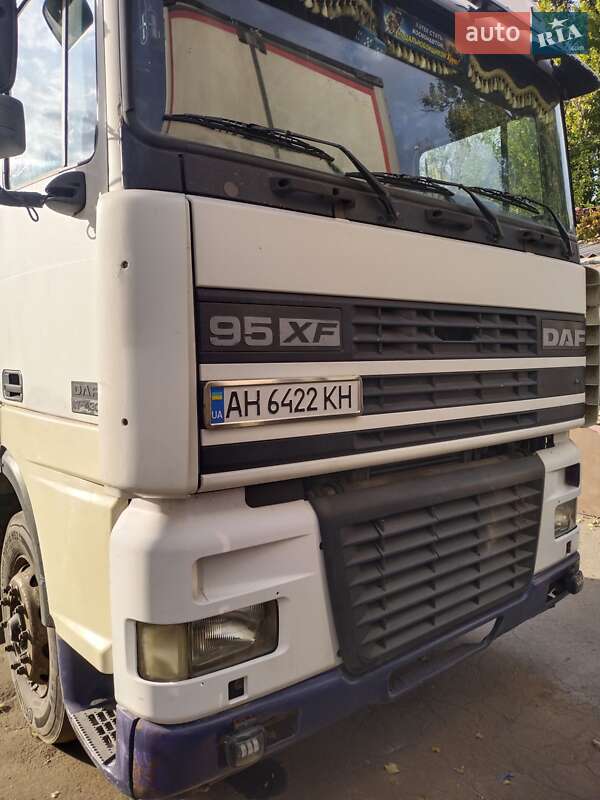 Тягач DAF TE 2000 в 