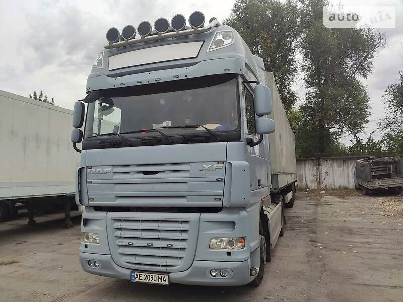 Тягач DAF XF 105 2010 в Днепре