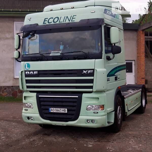 Тягач DAF XF 105 2010 в Тячеве