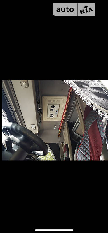 Контейнеровоз DAF XF 105 2010 в Кривом Роге