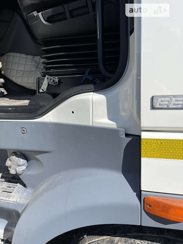 Тягач DAF XF 105 2012 в Хусте