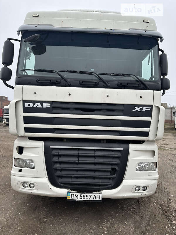 Тягач DAF XF 105 2012 в Охтирці