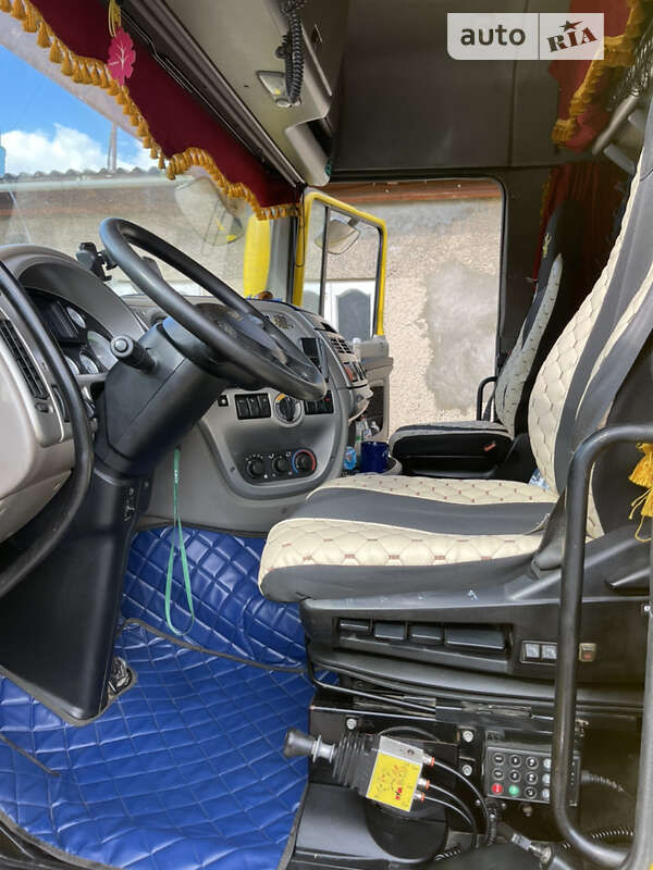 Тягач DAF XF 105 2009 в Лановцах