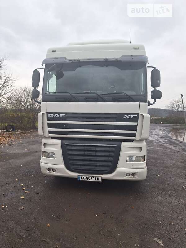 Тягач DAF XF 105 2011 в Тячеве