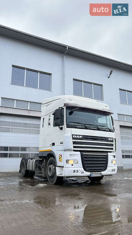 Цистерна DAF XF 105 2008 в Ужгороде