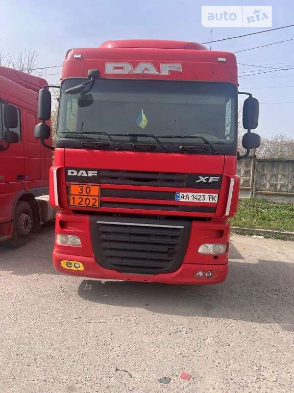 Тягач DAF XF 105 2013 в Львове