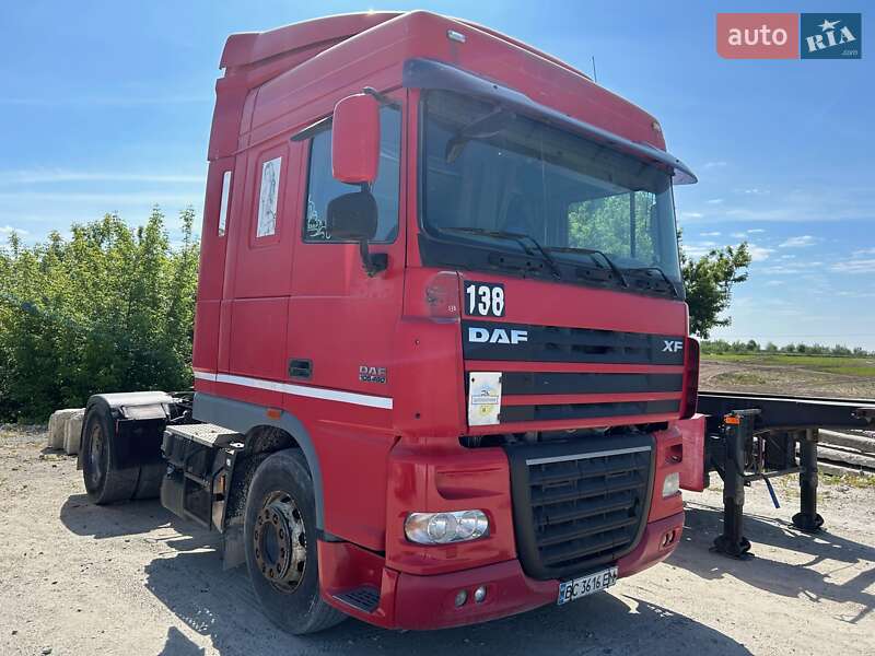 Тягач DAF XF 105 2011 в Львове