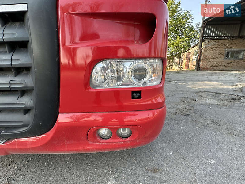 Тягач DAF XF 105 2010 в Запоріжжі