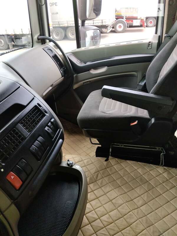 Тягач DAF XF 105 2011 в Яворове