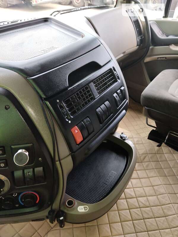 Тягач DAF XF 105 2011 в Яворове