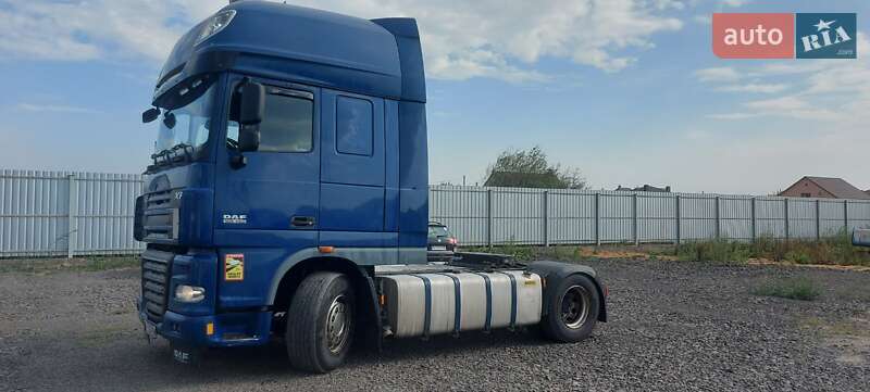 Тягач DAF XF 105 2011 в 