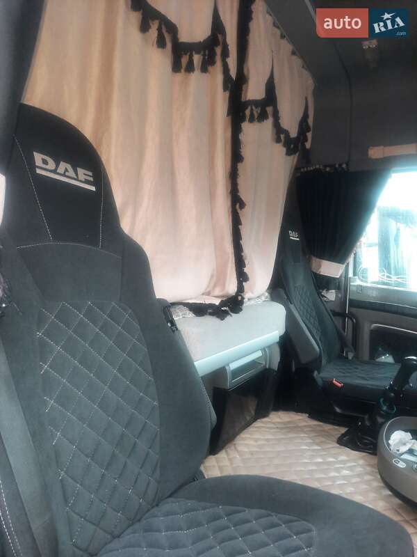 Тягач DAF XF 105 2009 в Ровно