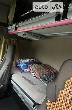 Тягач DAF XF 105 2011 в 