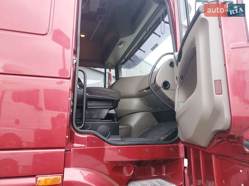 Тягач DAF XF 105 2012 в Ровно