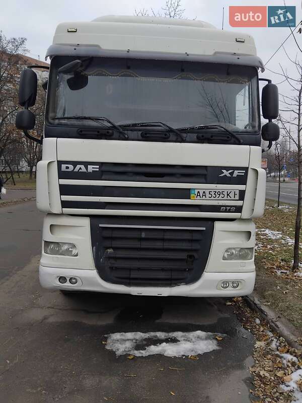 Тягач DAF XF 105 2010 в Киеве