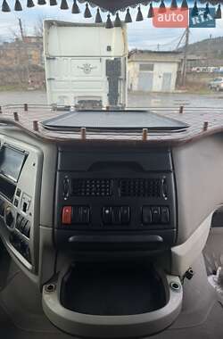 Тягач DAF XF 105 2006 в 