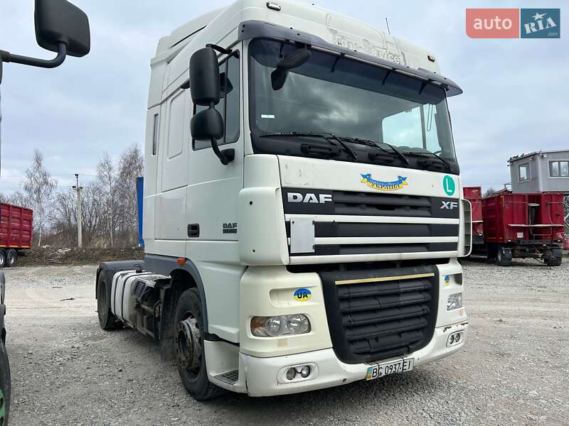 Тягач DAF XF 105 2011 в Львове