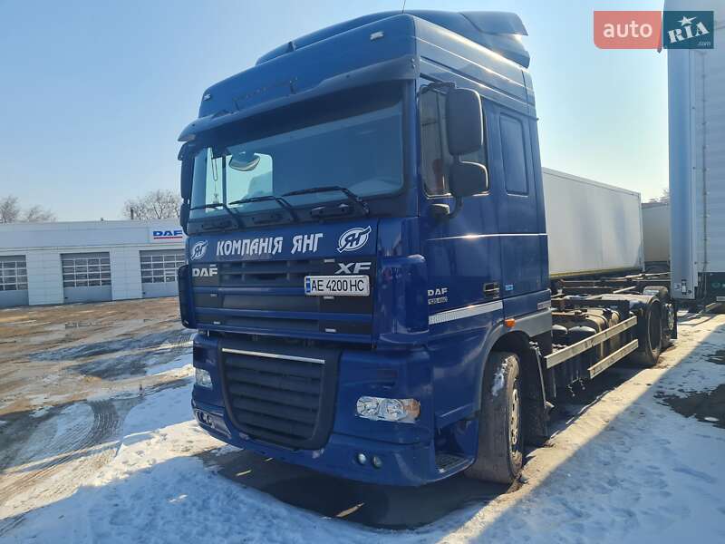 Контейнеровоз DAF XF 105 2013 в Дніпрі