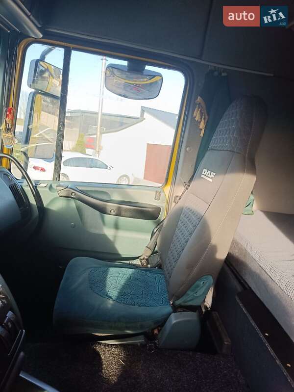 Тягач DAF XF 105 2004 в Любарі