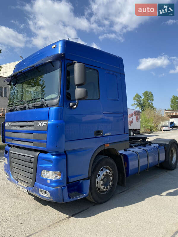 Тягач DAF XF 105 2010 в Днепре