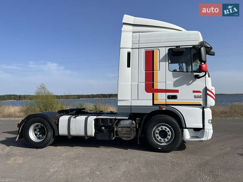 Тягач DAF XF 105 2011 в 