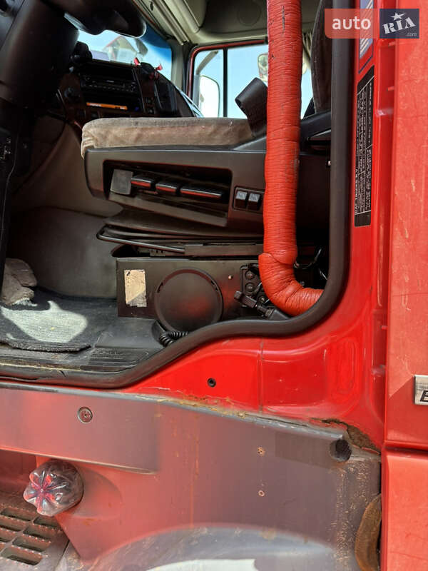 Тягач DAF XF 105 2009 в Обухове
