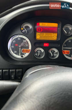 Тентований DAF XF 105 2010 в 