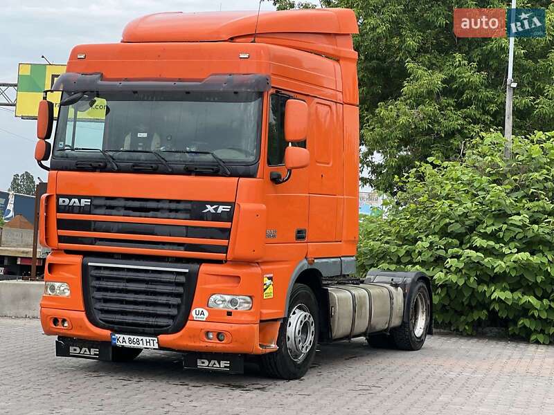 Тягач DAF XF 105 2011 в 