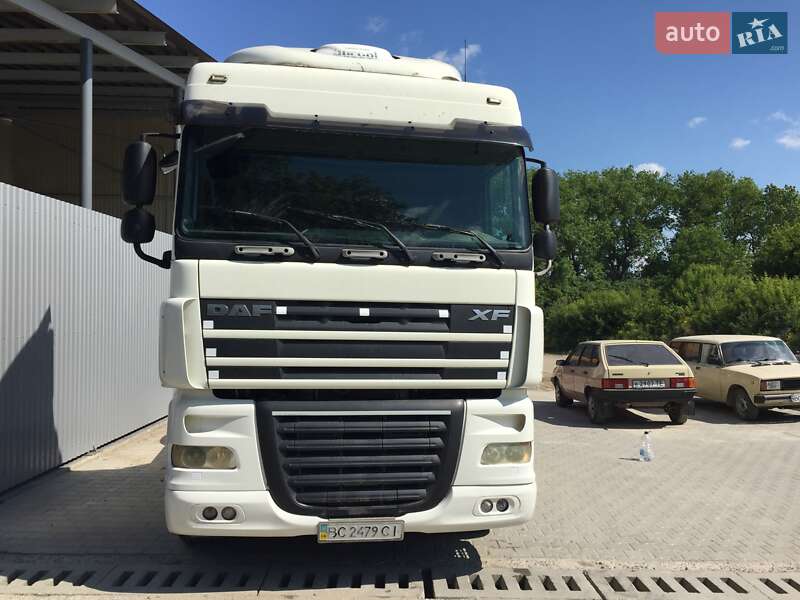 Тягач DAF XF 105 2008 в Тернополе