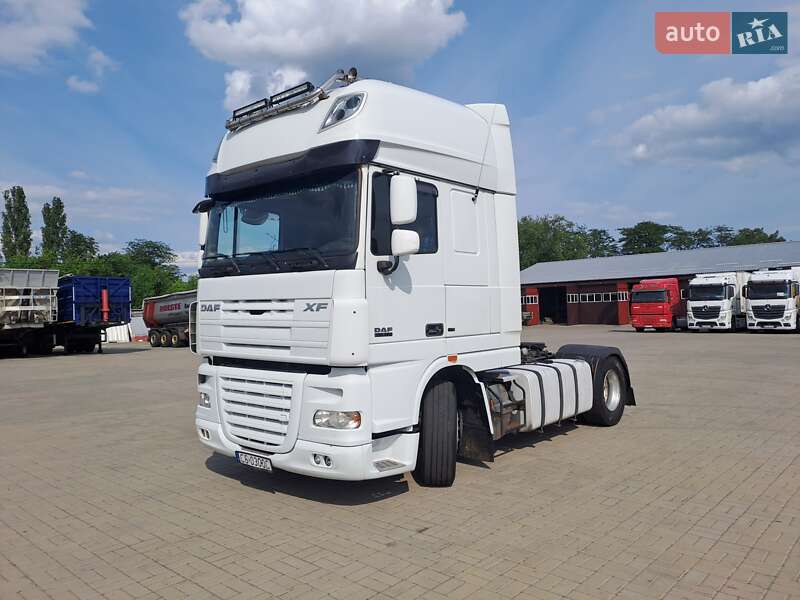 Тягач DAF XF 105 2011 в 