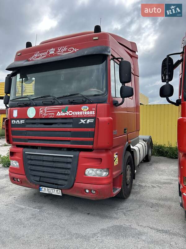 Тягач DAF XF 105 2012 в 