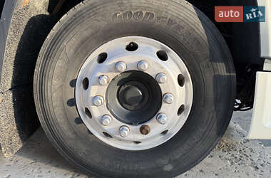 Тягач DAF XF 105 2012 в 