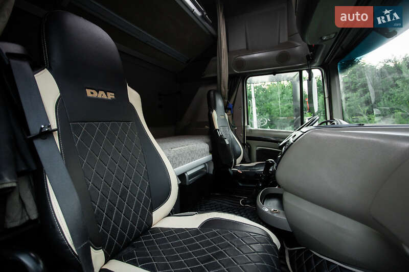 Тягач DAF XF 105 2009 в Черновцах