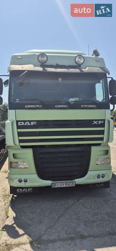 Тягач DAF XF 105 2006 в Дніпрі