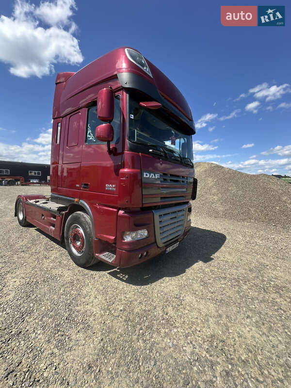 Тягач DAF XF 105 2007 в Новоселиці