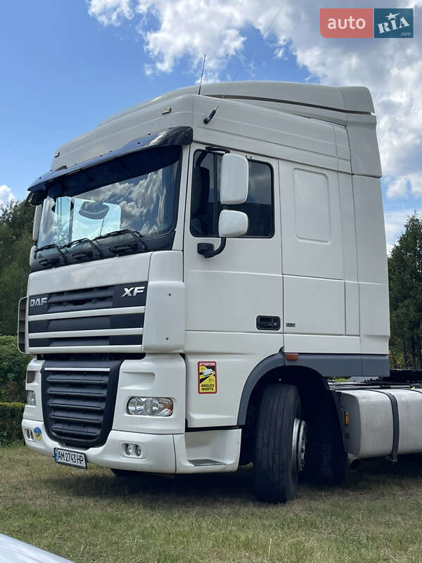 Тягач DAF XF 105 2011 в Полонному