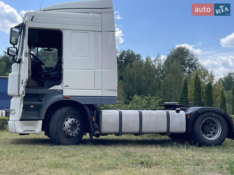 Тягач DAF XF 105 2011 в Полонному