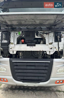Тягач DAF XF 105 2011 в 